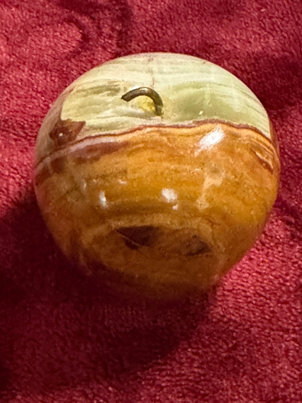 Beautiful Polished Onyx Apple With Metal Stem & Gold, White & Brown Veined Stone